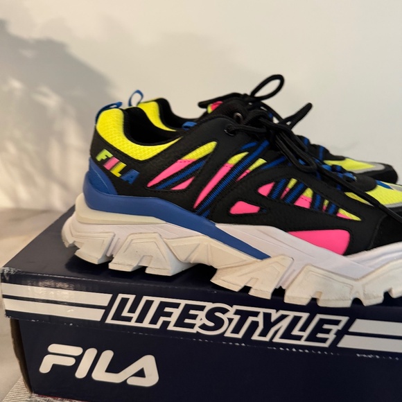 FILA - Picture 1 of 5